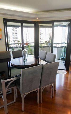 Apartamento à venda com 197m², 3 quartos e 3 vagas Apartamento à venda com 197m², 3 quartos e 3 vagasSala de Jantar