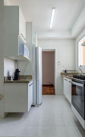 Apartamento à venda com 205m², 3 quartos e 4 vagas Apartamento à venda com 205m², 3 quartos e 4 vagasCozinha