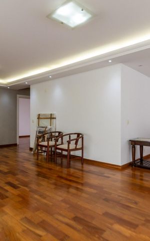 Apartamento à venda com 205m², 3 quartos e 4 vagas Apartamento à venda com 205m², 3 quartos e 4 vagasSala