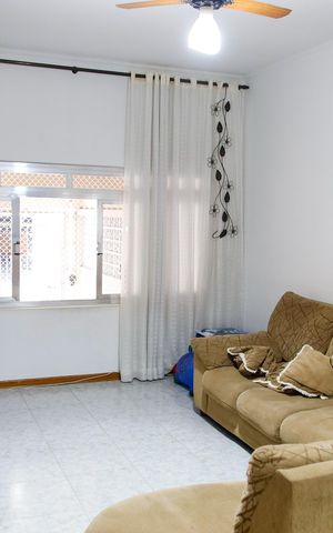Casa à venda com 200m², 3 quartos e 1 vaga Casa à venda com 200m², 3 quartos e 1 vagaSala