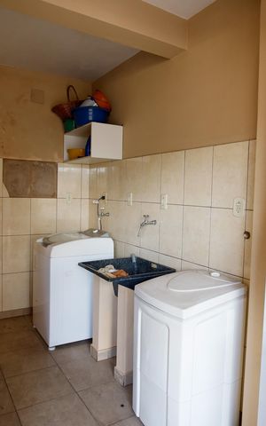 Casa à venda com 200m², 4 quartos e sem vaga Casa à venda com 200m², 4 quartos e sem vagaLavanderia