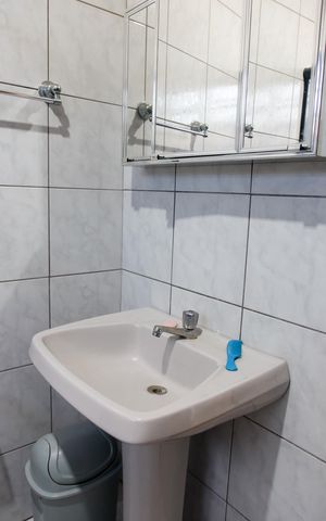 Casa à venda com 200m², 4 quartos e sem vaga Casa à venda com 200m², 4 quartos e sem vagaBanheiro