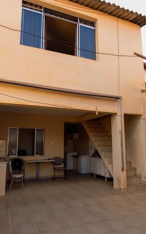 Casa à venda com 200m², 4 quartos e sem vaga Casa à venda com 200m², 4 quartos e sem vagaÁrea comum