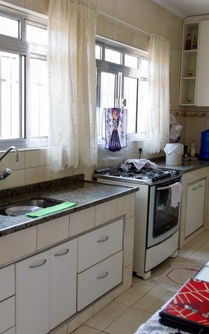 Casa à venda com 200m², 4 quartos e sem vaga Casa à venda com 200m², 4 quartos e sem vagaCozinha