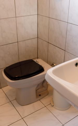 Casa à venda com 200m², 4 quartos e sem vaga Casa à venda com 200m², 4 quartos e sem vagaBanheiro da Suíte 2