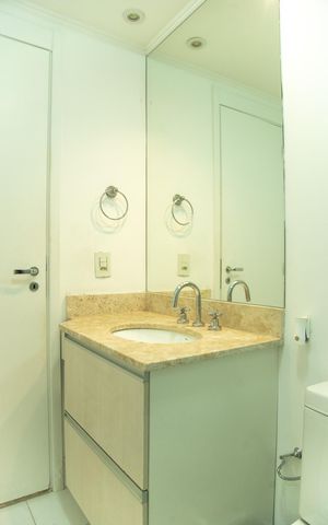 Apartamento à venda com 66m², 2 quartos e 1 vaga Apartamento à venda com 66m², 2 quartos e 1 vagaBanheiro Social