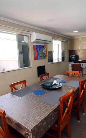 Casa à venda com 200m², 3 quartos e 1 vagaCozinha e copa