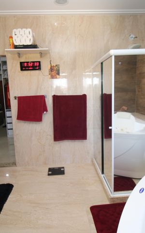 Casa à venda com 200m², 3 quartos e 1 vagaBanheiro da Suíte