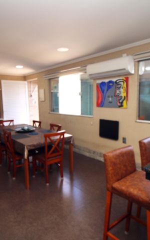 Casa à venda com 200m², 3 quartos e 1 vagaCozinha e copa