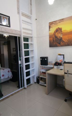 Casa à venda com 200m², 3 quartos e 1 vagaEscritório