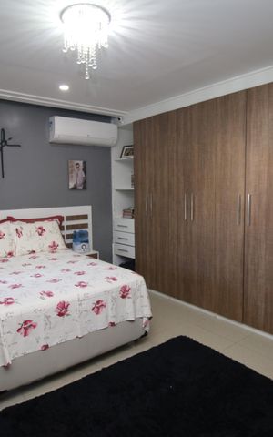 Casa à venda com 200m², 3 quartos e 1 vagaSuíte