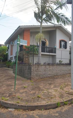 Casa à venda com 320m², 4 quartos e 5 vagasÁrea externa
