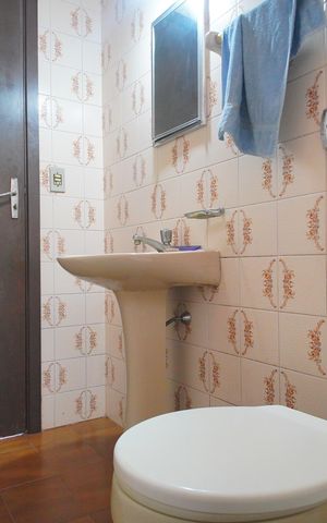 Casa à venda com 320m², 4 quartos e 5 vagasBanheiro 2