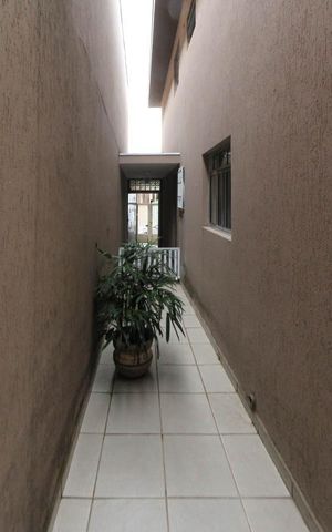 Casa à venda com 120m², 2 quartos e 2 vagas Casa à venda com 120m², 2 quartos e 2 vagasCorredor