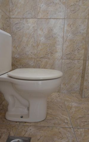 Casa à venda com 72m², 2 quartos e 2 vagasBanheiro