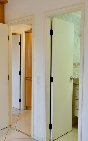 Apartamento à venda com 100m², 3 quartos e 2 vagas Apartamento à venda com 100m², 3 quartos e 2 vagasSuíte