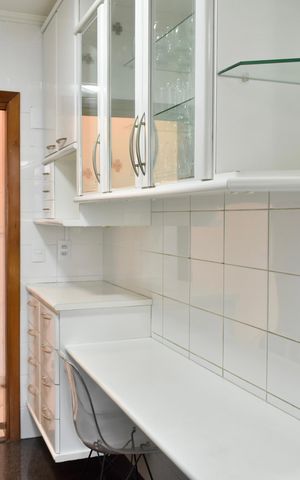 Apartamento à venda com 100m², 3 quartos e 2 vagas Apartamento à venda com 100m², 3 quartos e 2 vagasCozinha
