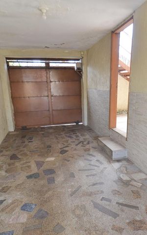 Casa à venda com 333m², 6 quartos e 3 vagas Casa à venda com 333m², 6 quartos e 3 vagasGaragem