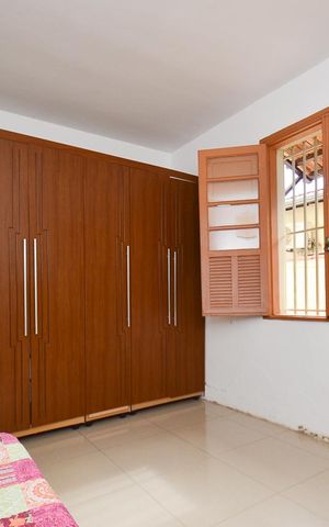 Casa à venda com 333m², 6 quartos e 3 vagas Casa à venda com 333m², 6 quartos e 3 vagasQuarto2