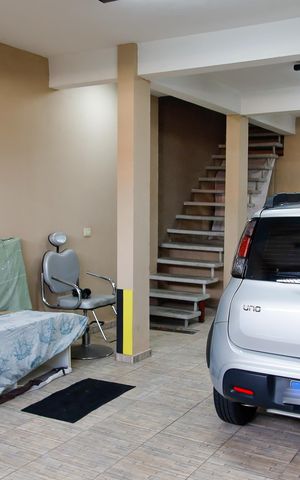 Casa à venda com 125m², 2 quartos e 3 vagas Casa à venda com 125m², 2 quartos e 3 vagasGaragem