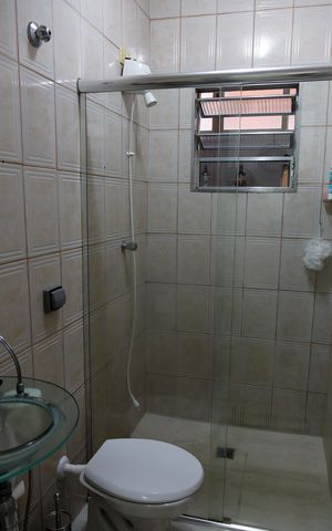Casa à venda com 125m², 2 quartos e 3 vagas Casa à venda com 125m², 2 quartos e 3 vagasBanheiro