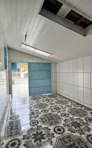 Casa à venda com 136m², 3 quartos e 2 vagas Casa à venda com 136m², 3 quartos e 2 vagasÁrea de Serviço