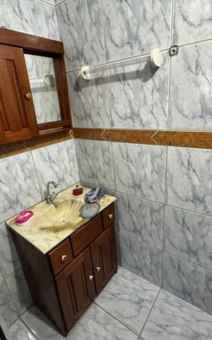 Casa à venda com 136m², 3 quartos e 2 vagas Casa à venda com 136m², 3 quartos e 2 vagasBanheiro