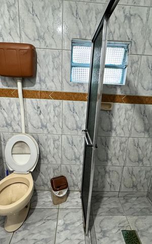 Casa à venda com 136m², 3 quartos e 2 vagas Casa à venda com 136m², 3 quartos e 2 vagasBanheiro