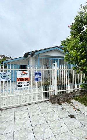 Casa à venda com 136m², 3 quartos e 2 vagas Casa à venda com 136m², 3 quartos e 2 vagasFachada + Plaquinha