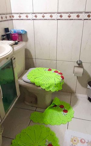 Casa à venda com 100m², 3 quartos e 2 vagasBanheiro da Suíte