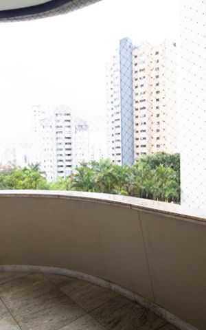Apartamento à venda com 864m², 5 quartos e 2 vagas Apartamento à venda com 864m², 5 quartos e 2 vagasVaranda Suíte 2