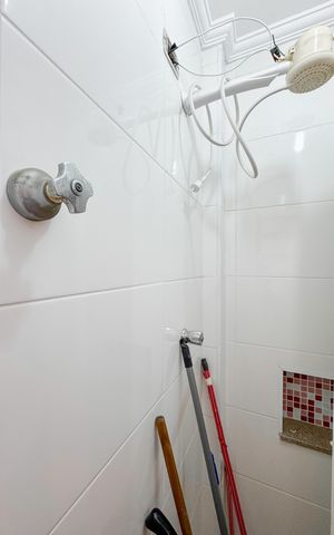 Apartamento à venda com 67m², 2 quartos e 1 vaga Apartamento à venda com 67m², 2 quartos e 1 vagaBanheiro de Serviço