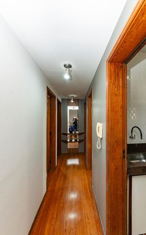 Apartamento à venda com 97m², 3 quartos e 3 vagas Apartamento à venda com 97m², 3 quartos e 3 vagasCorredor