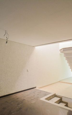 Casa à venda com 270m², 3 quartos e 6 vagas Casa à venda com 270m², 3 quartos e 6 vagasCopa