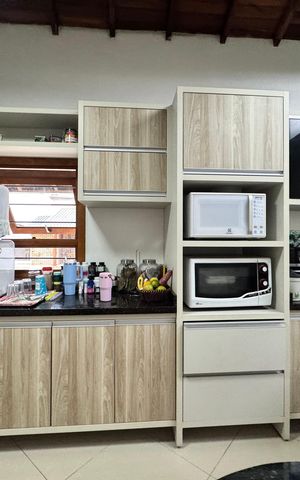 Casa à venda com 942m², 3 quartos e 4 vagas Casa à venda com 942m², 3 quartos e 4 vagasCozinha