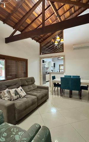 Casa à venda com 942m², 3 quartos e 4 vagas Casa à venda com 942m², 3 quartos e 4 vagasSala