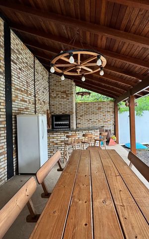 Casa à venda com 942m², 3 quartos e 4 vagas Casa à venda com 942m², 3 quartos e 4 vagasÁrea Gourmet