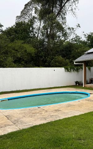Casa à venda com 942m², 3 quartos e 4 vagas Casa à venda com 942m², 3 quartos e 4 vagasÁrea Externa