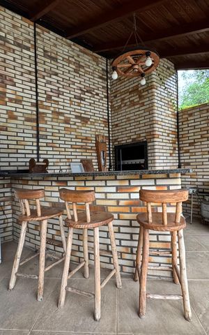 Casa à venda com 942m², 3 quartos e 4 vagas Casa à venda com 942m², 3 quartos e 4 vagasÁrea Gourmet
