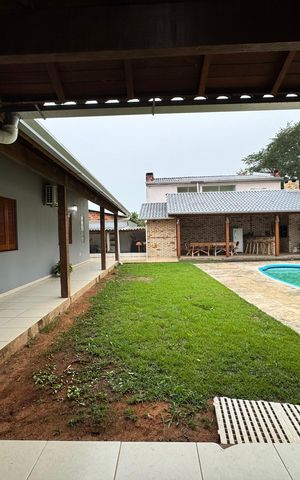 Casa à venda com 942m², 3 quartos e 4 vagas Casa à venda com 942m², 3 quartos e 4 vagasÁrea Externa
