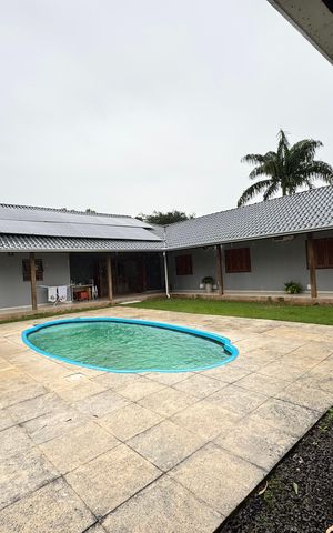 Casa à venda com 942m², 3 quartos e 4 vagas Casa à venda com 942m², 3 quartos e 4 vagasÁrea Externa