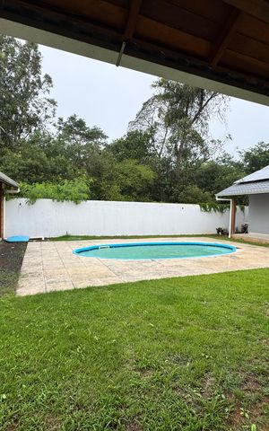 Casa à venda com 942m², 3 quartos e 4 vagas Casa à venda com 942m², 3 quartos e 4 vagasÁrea Externa