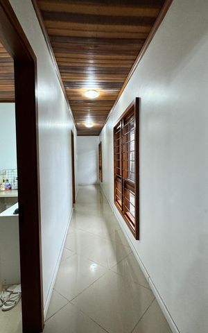 Casa à venda com 942m², 3 quartos e 4 vagas Casa à venda com 942m², 3 quartos e 4 vagasCorredor