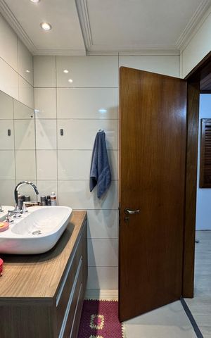 Casa à venda com 942m², 3 quartos e 4 vagas Casa à venda com 942m², 3 quartos e 4 vagasBanheiro da Suíte 1
