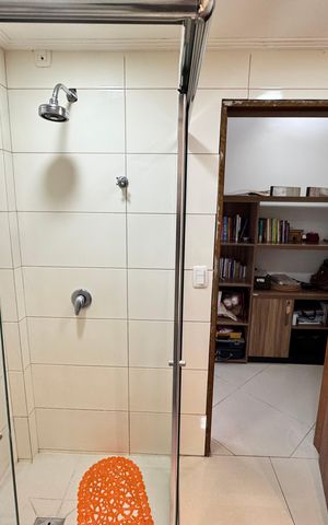 Casa à venda com 942m², 3 quartos e 4 vagas Casa à venda com 942m², 3 quartos e 4 vagasBanheiro da Suíte 2