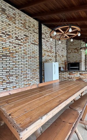 Casa à venda com 942m², 3 quartos e 4 vagas Casa à venda com 942m², 3 quartos e 4 vagasÁrea Gourmet