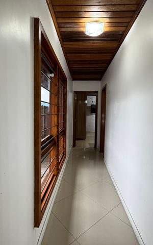 Casa à venda com 942m², 3 quartos e 4 vagas Casa à venda com 942m², 3 quartos e 4 vagasCorredor