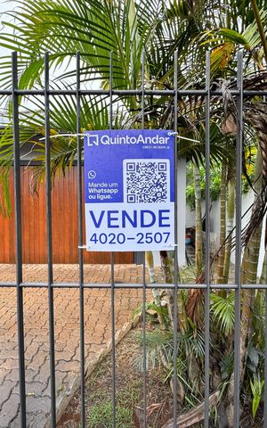 Casa à venda com 942m², 3 quartos e 4 vagas Casa à venda com 942m², 3 quartos e 4 vagasPlaca