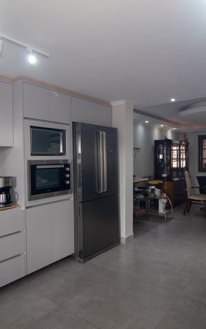 Casa à venda com 280m², 3 quartos e 2 vagas Casa à venda com 280m², 3 quartos e 2 vagasCozinha