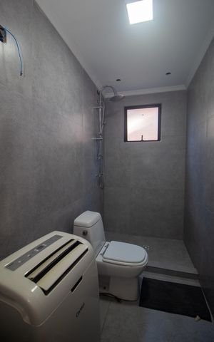 Casa à venda com 280m², 3 quartos e 2 vagas Casa à venda com 280m², 3 quartos e 2 vagasBanheiro